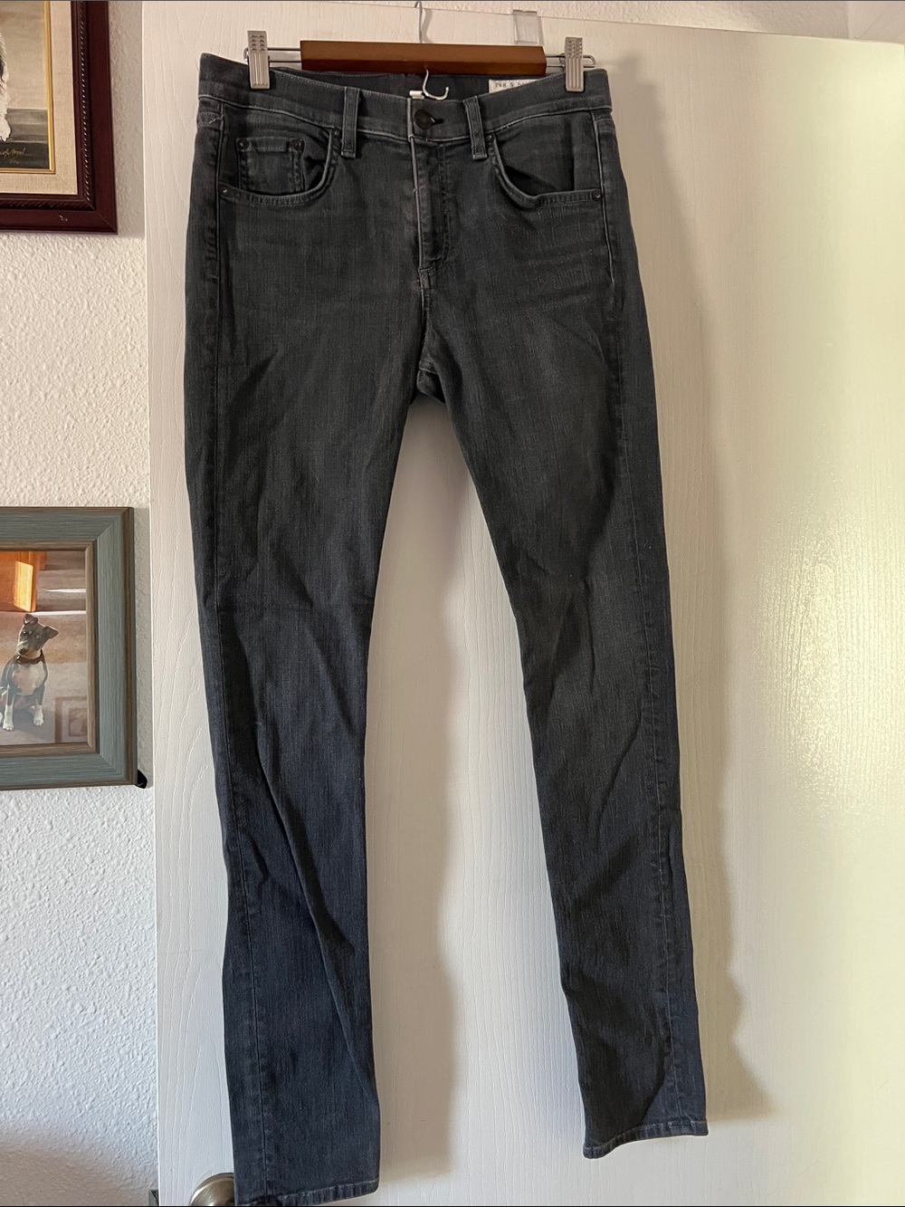 Woman’s gray skinnyJeans, Rag & Bone’s